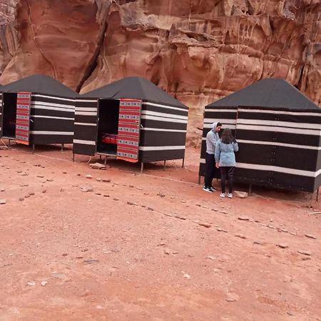 Bed and Breakfast Moon City Camp à Wadi Rum Extérieur photo