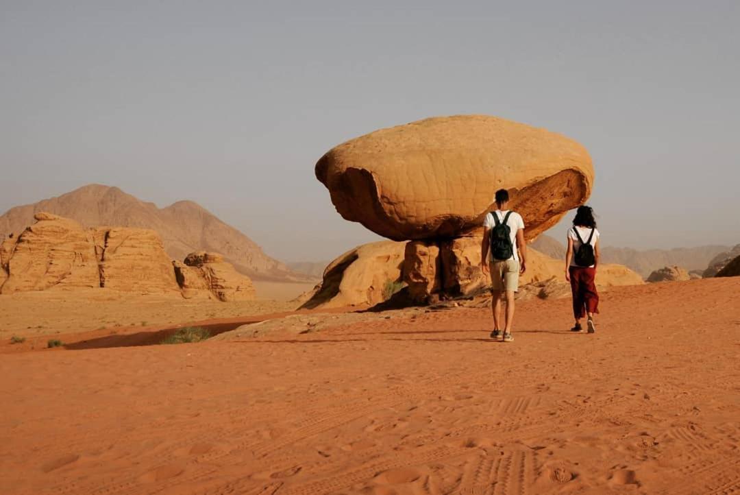 Bed and Breakfast Moon City Camp à Wadi Rum Extérieur photo