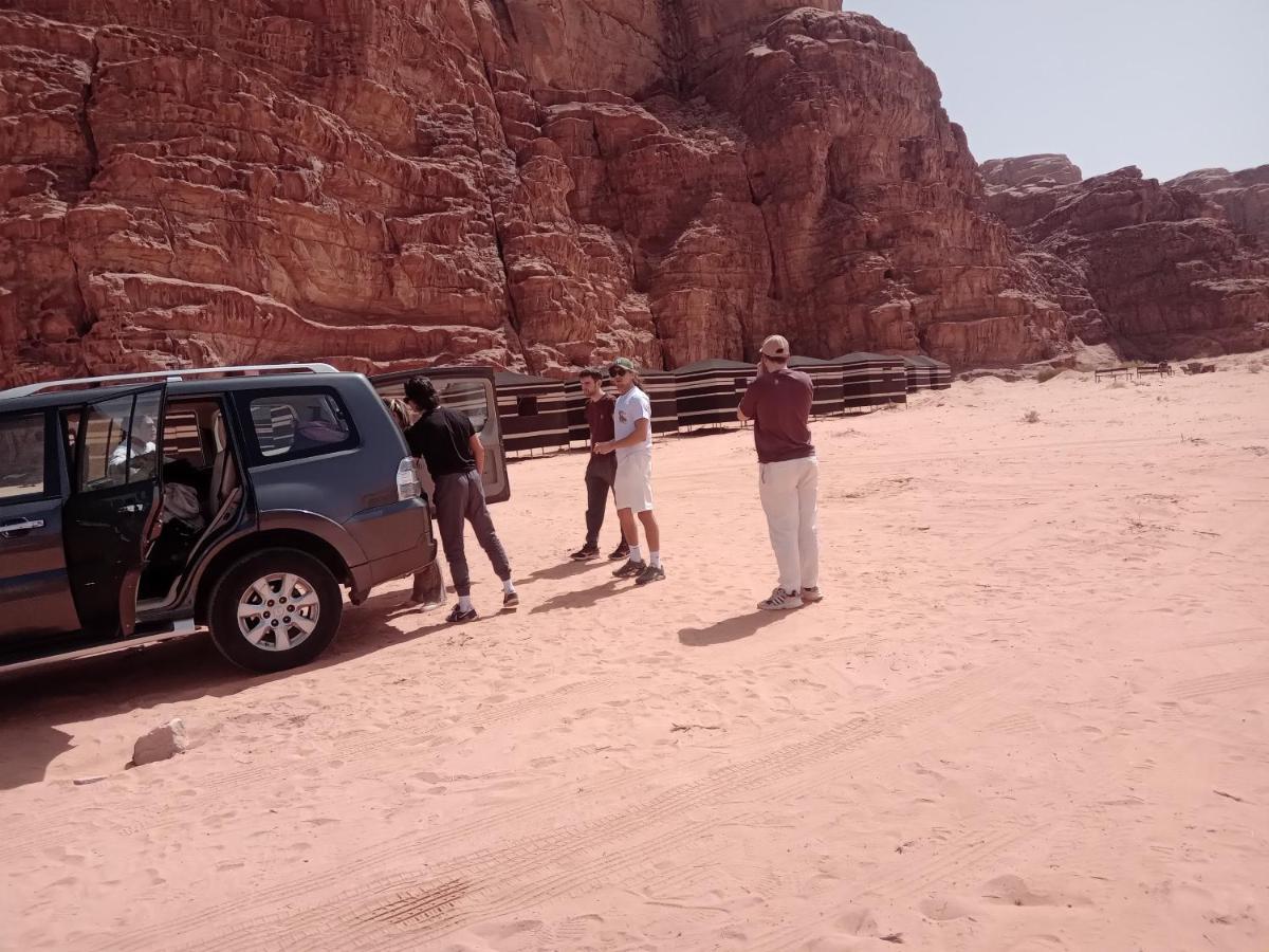 Bed and Breakfast Moon City Camp à Wadi Rum Extérieur photo