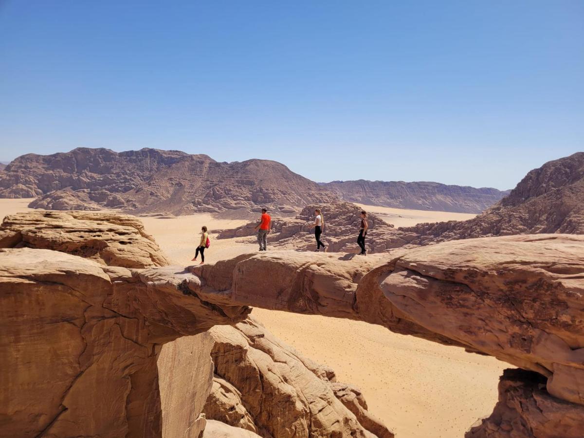 Bed and Breakfast Moon City Camp à Wadi Rum Extérieur photo