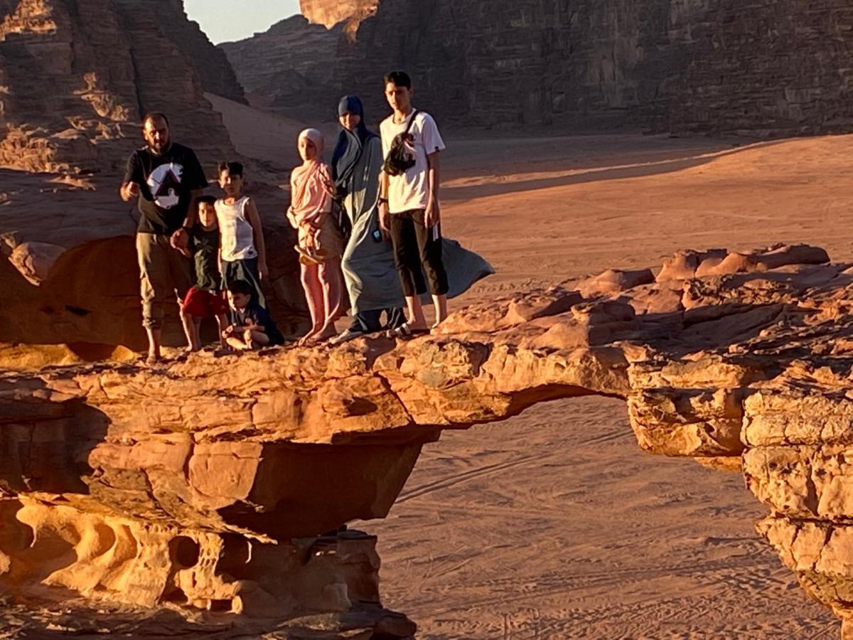 Bed and Breakfast Moon City Camp à Wadi Rum Extérieur photo