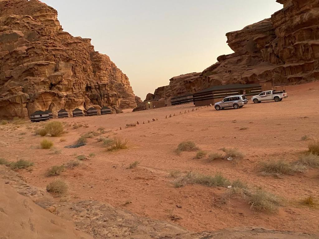 Bed and Breakfast Moon City Camp à Wadi Rum Extérieur photo