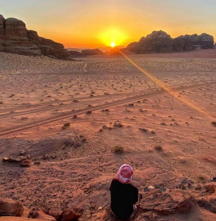 Bed and Breakfast Moon City Camp à Wadi Rum Extérieur photo