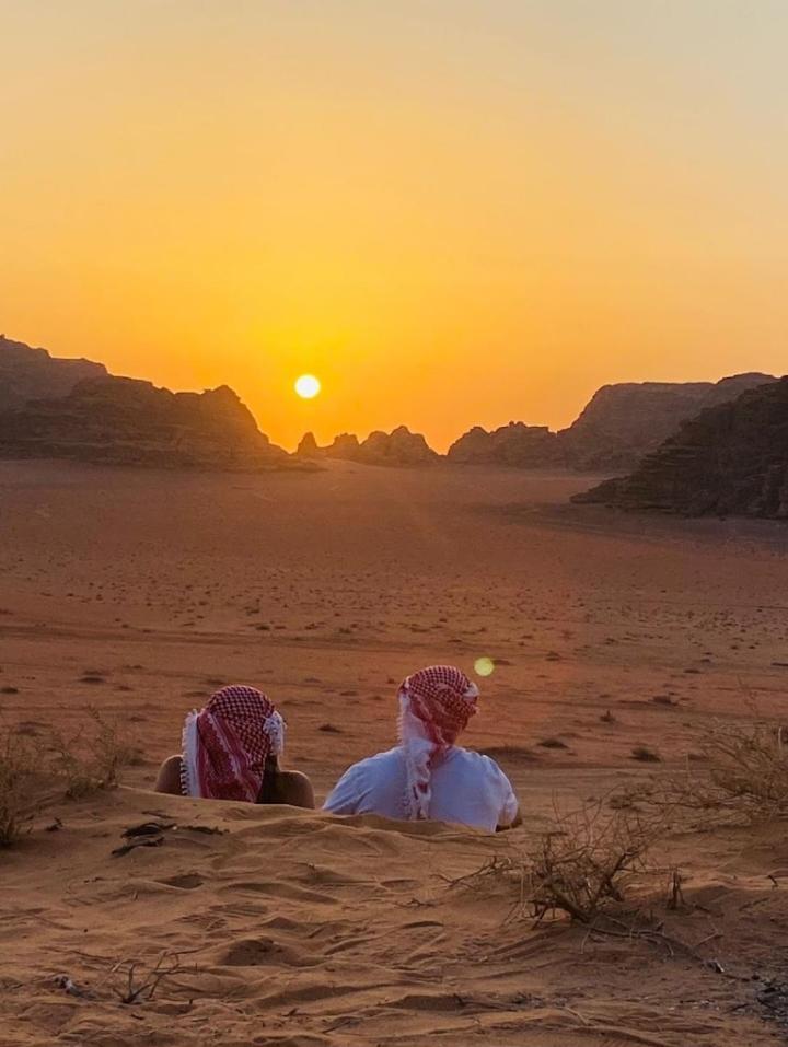 Bed and Breakfast Moon City Camp à Wadi Rum Extérieur photo