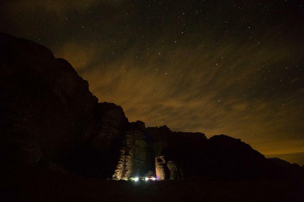 Bed and Breakfast Moon City Camp à Wadi Rum Extérieur photo