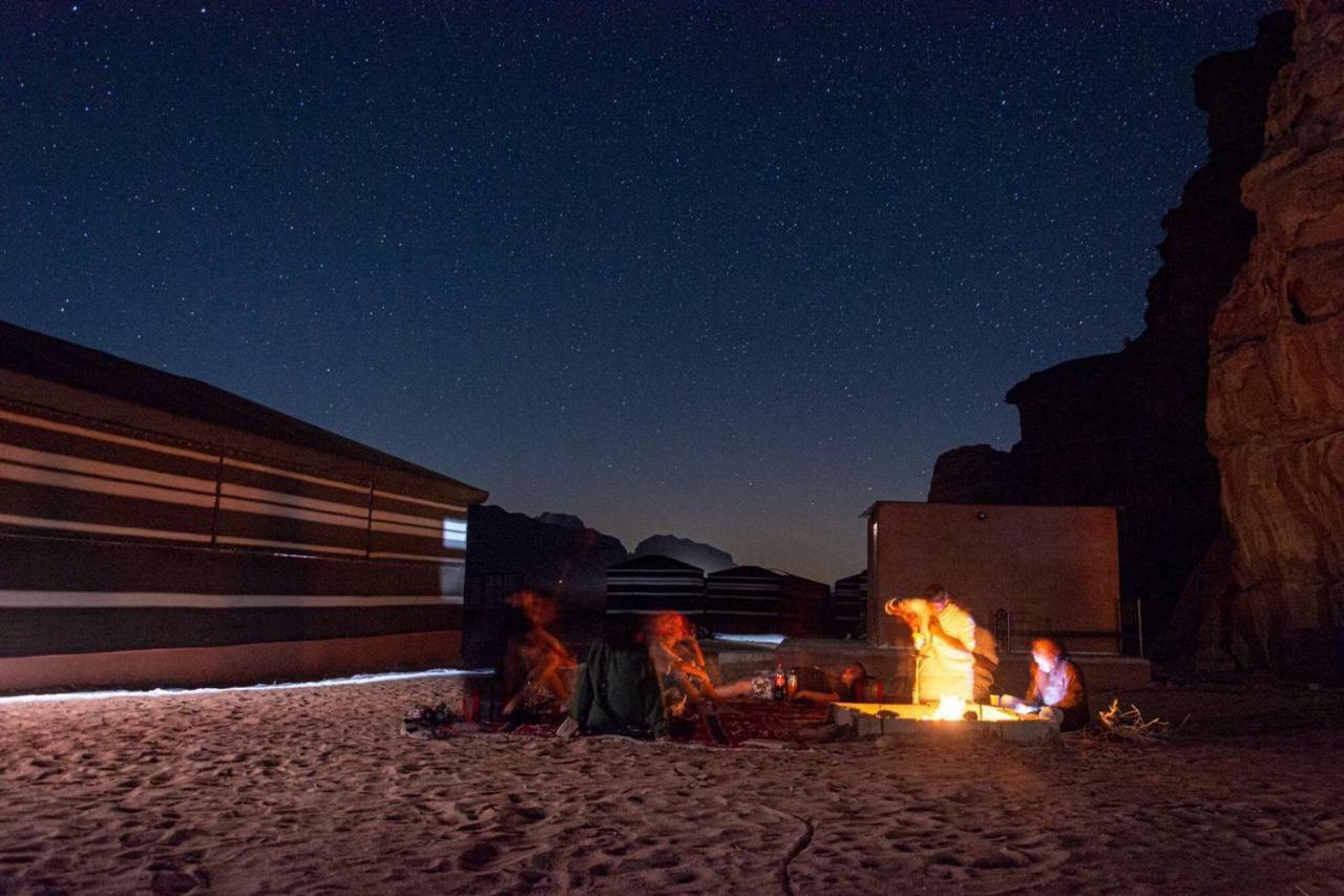 Bed and Breakfast Moon City Camp à Wadi Rum Extérieur photo