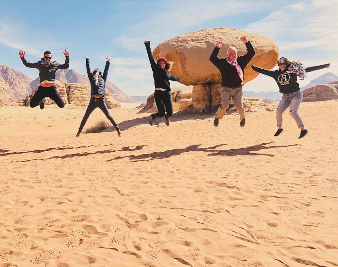 Bed and Breakfast Moon City Camp à Wadi Rum Extérieur photo