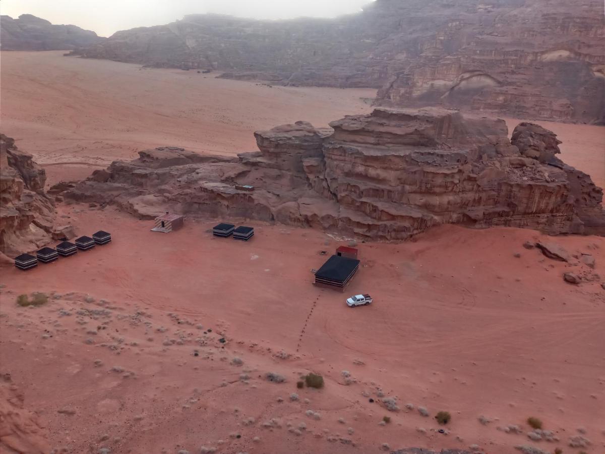 Bed and Breakfast Moon City Camp à Wadi Rum Extérieur photo